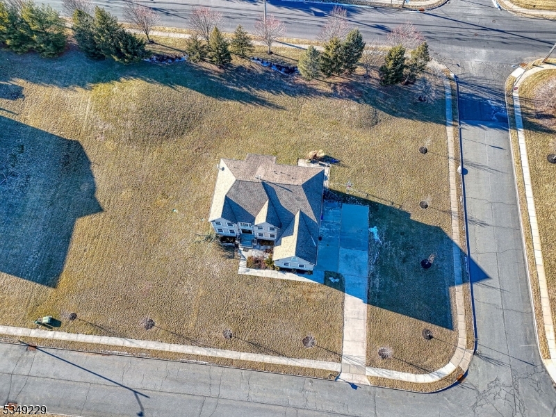 2 Kristen Ct