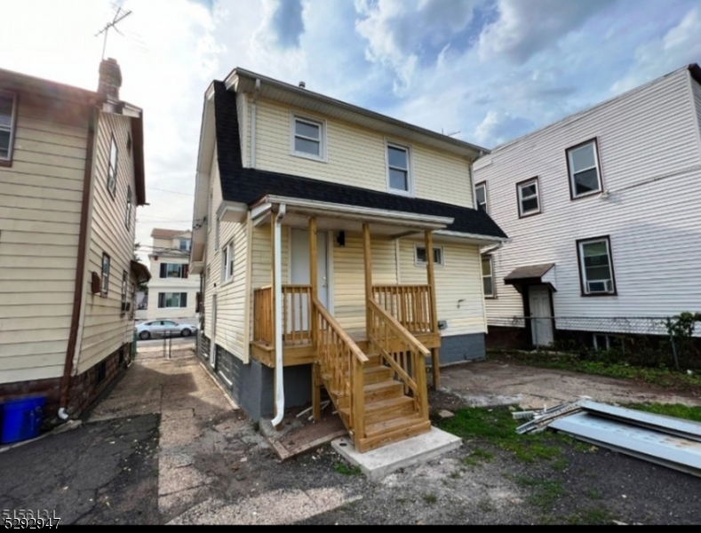 Photo 2 of 19 of 154 Columbia Ave house