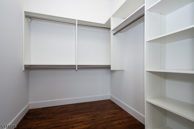 Somerville Boro, New Jersey 08876, United States, 1 Bedroom Bedrooms, ,1 BathroomBathrooms,Residential,Active,181091