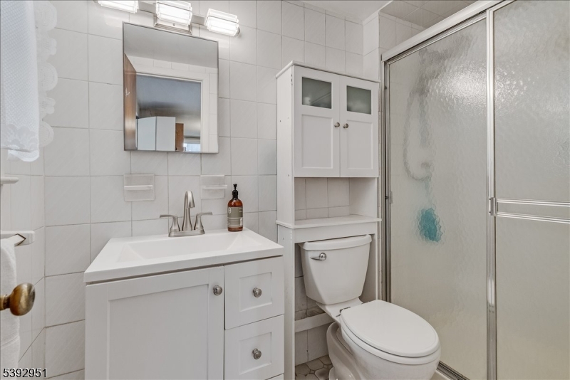 Toms Lake - Residential