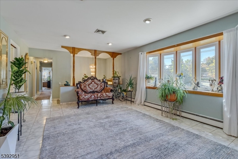 Toms Lake - Residential