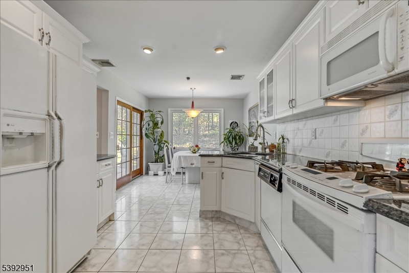 Toms Lake - Residential