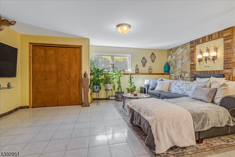 Toms Lake - Residential