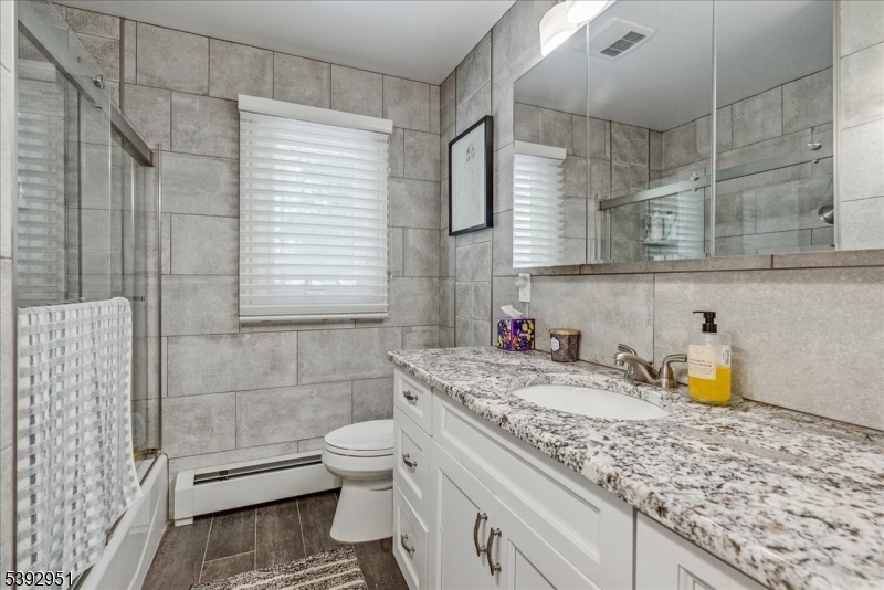 Toms Lake - Residential