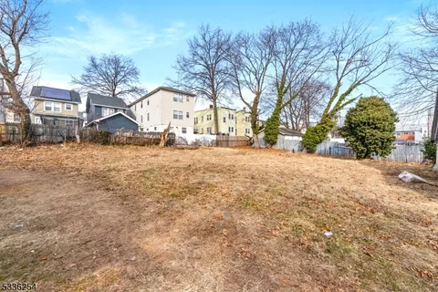 MLS: 3944764