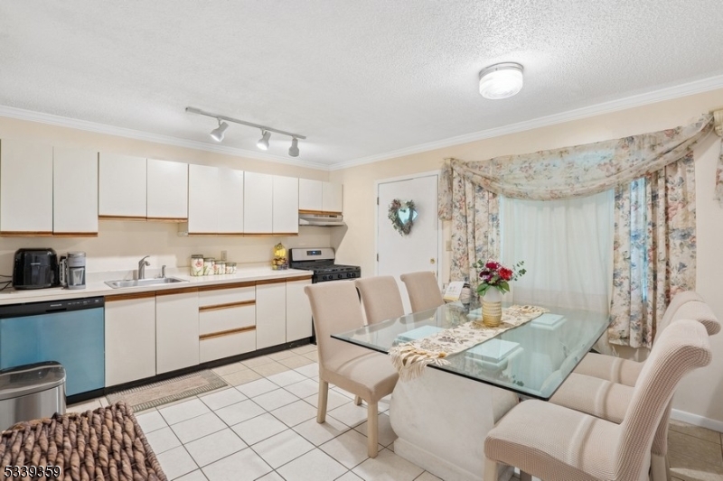 City Of Orange Twp., New Jersey 07050, United States, 2 Bedrooms Bedrooms, ,2 BathroomsBathrooms,Residential,Pending,144767