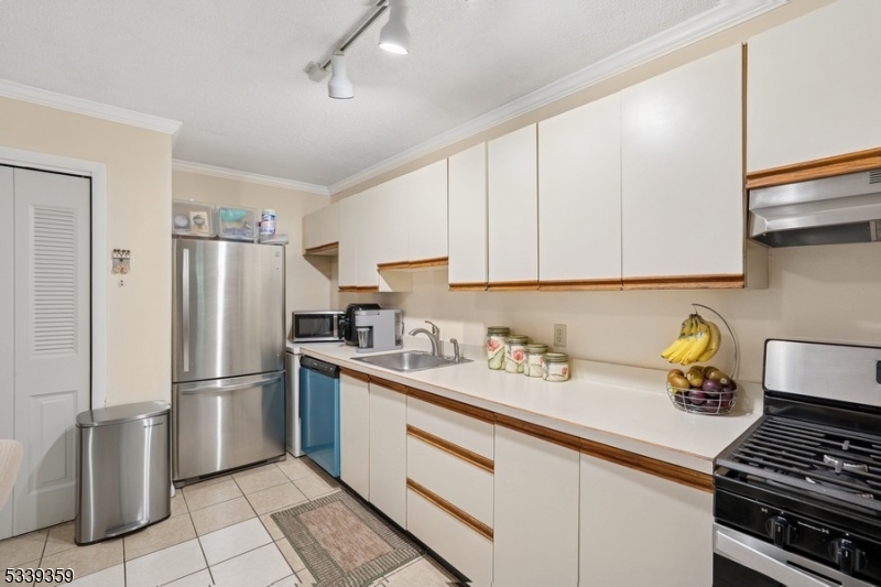 City Of Orange Twp., New Jersey 07050, United States, 2 Bedrooms Bedrooms, ,2 BathroomsBathrooms,Residential,Pending,144767