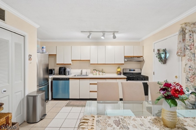 City Of Orange Twp., New Jersey 07050, United States, 2 Bedrooms Bedrooms, ,2 BathroomsBathrooms,Residential,Pending,144767