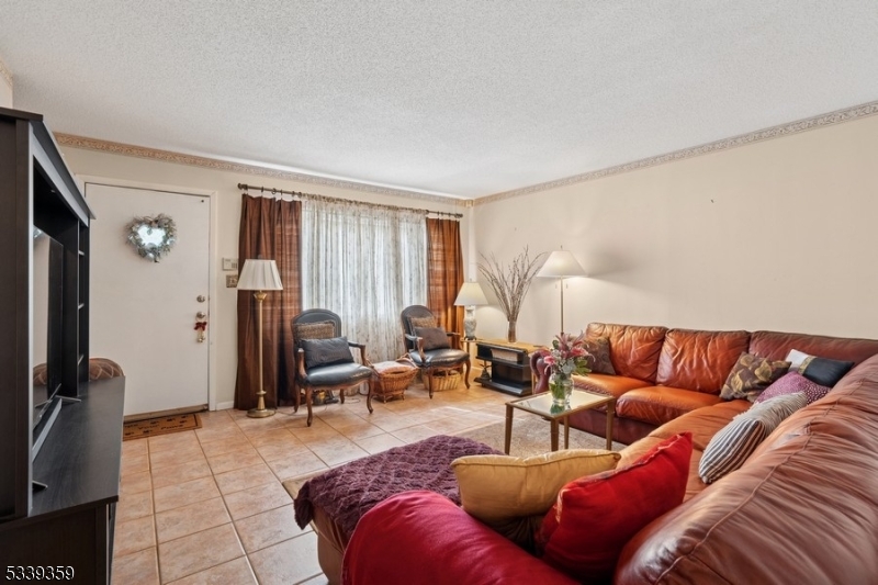 City Of Orange Twp., New Jersey 07050, United States, 2 Bedrooms Bedrooms, ,2 BathroomsBathrooms,Residential,Pending,144767