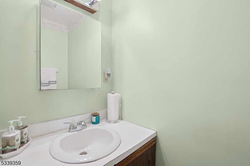 City Of Orange Twp., New Jersey 07050, United States, 2 Bedrooms Bedrooms, ,2 BathroomsBathrooms,Residential,Pending,144767