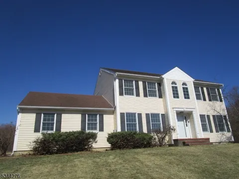 MLS: 3951051