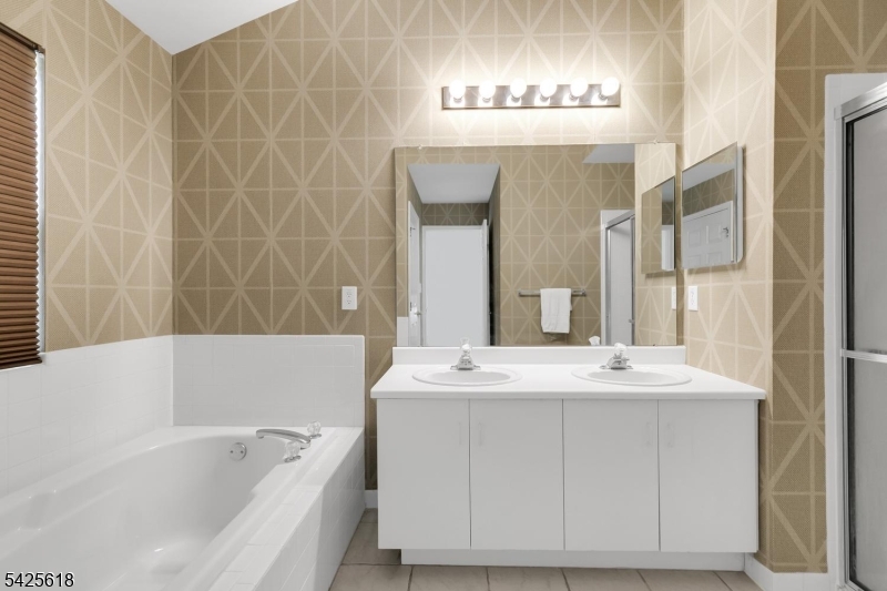 Hamilton Woods - Residential