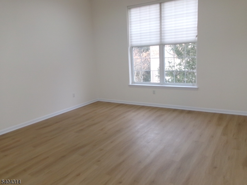 Four Seasons - Residential