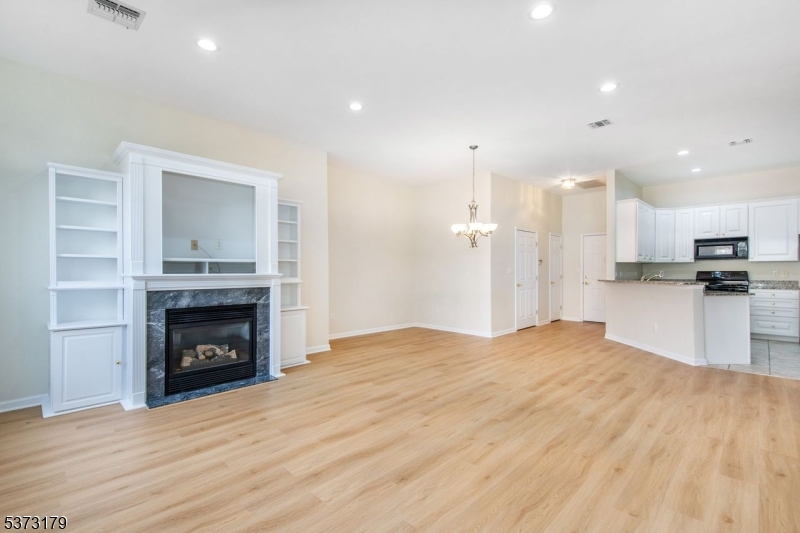 Four Seasons - Residential