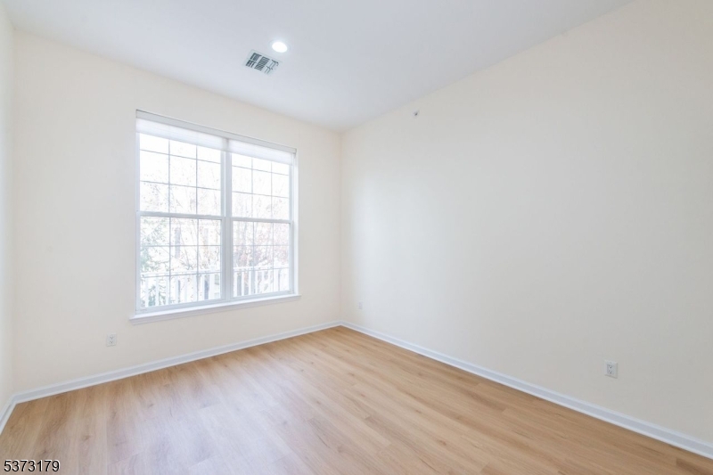 Four Seasons - Residential