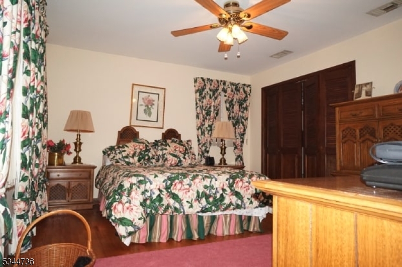 Llewelyn Park - Residential Lease