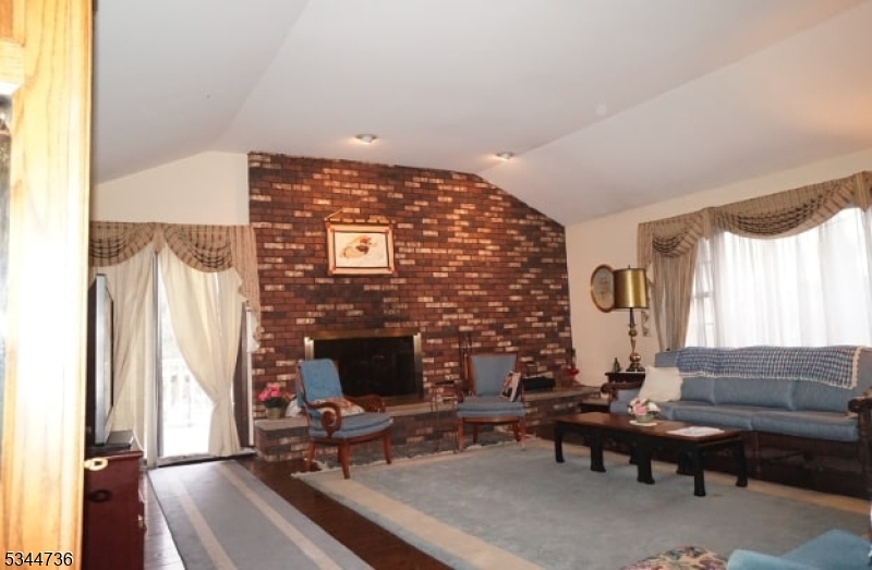 Llewelyn Park - Residential Lease