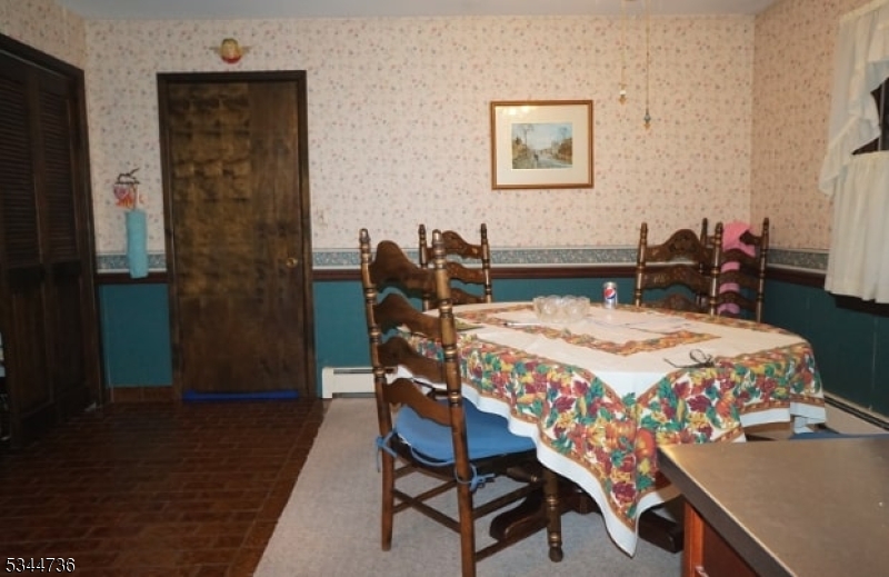 Llewelyn Park - Residential Lease