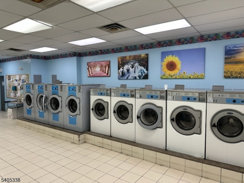 Green Hill Shopping - Commercial Sale