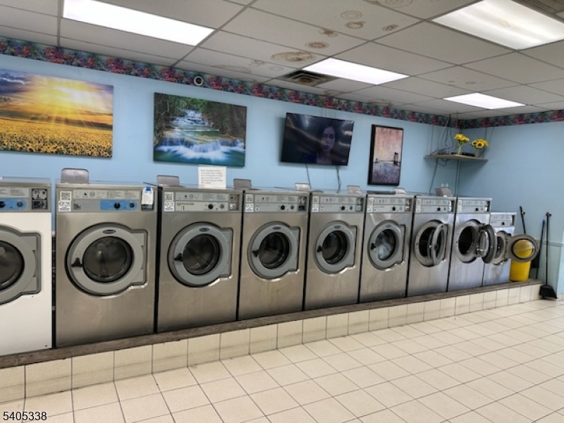 Green Hill Shopping - Commercial Sale