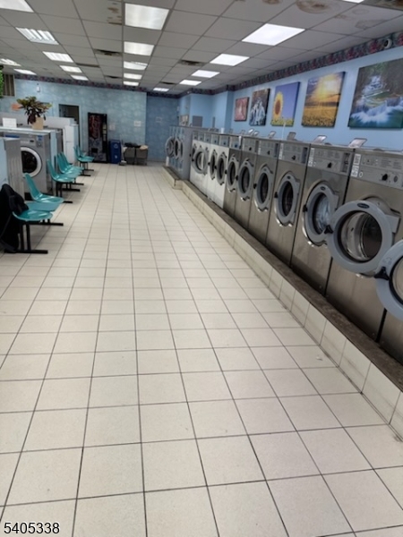 Green Hill Shopping - Commercial Sale