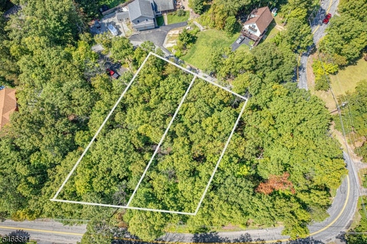 Photo 1 of 5 — 7 Splitrock Ln, Vernon Twp., NJ 07461