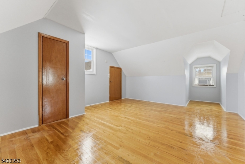 SUNNYSIDE - Residential