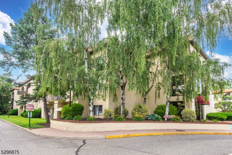 Renaissance Manor - Residential