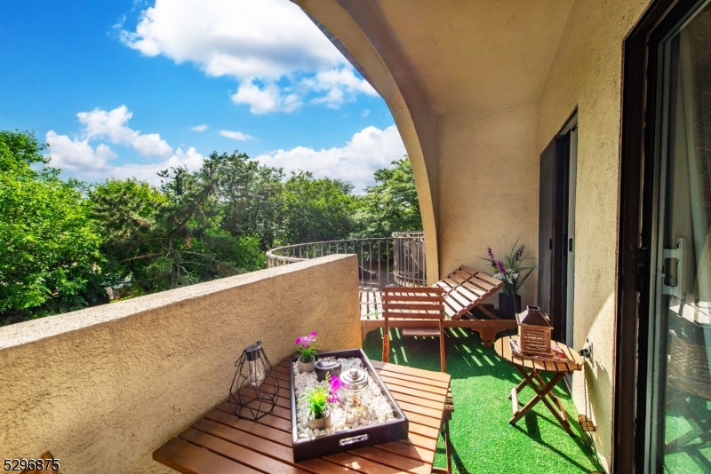 Renaissance Manor - Residential