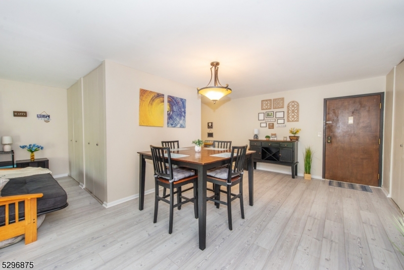 Renaissance Manor - Residential