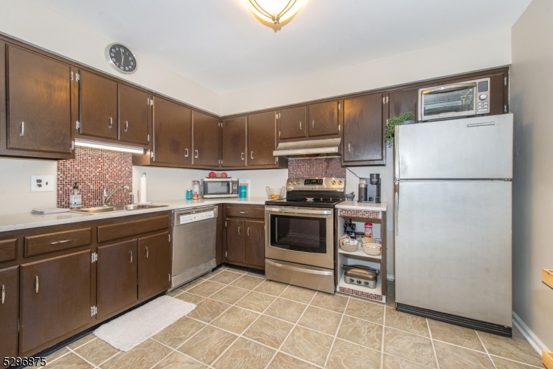 Renaissance Manor - Residential