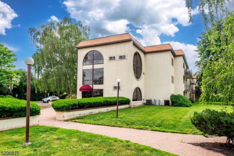 Renaissance Manor - Residential