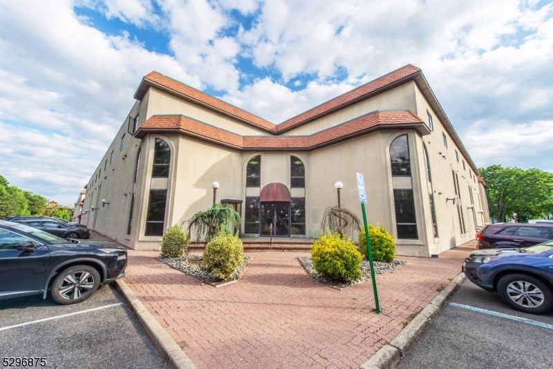 Renaissance Manor - Residential