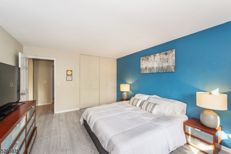 Renaissance Manor - Residential