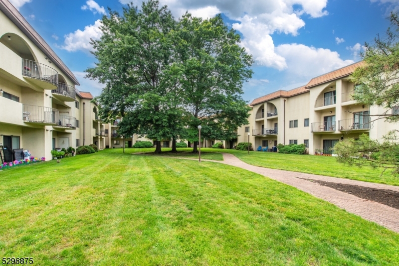 Renaissance Manor - Residential