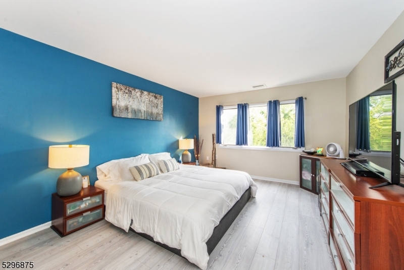 Renaissance Manor - Residential