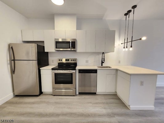 925 E JERSEY ST APT 236, ELIZABETH, NJ 07201 - Image 6ad75bc0a18b4e785b9f6bd2d519801e/1723829565