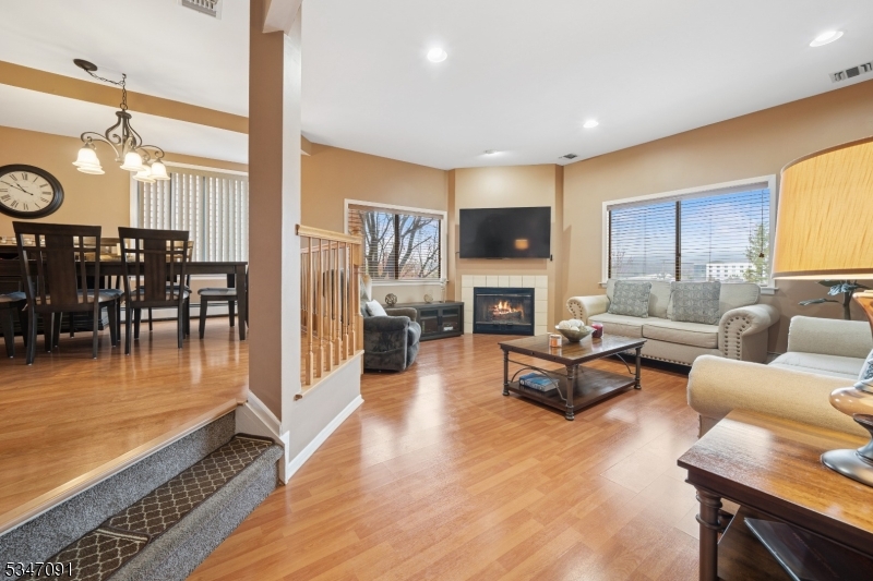 49 Hickory Hill Ct