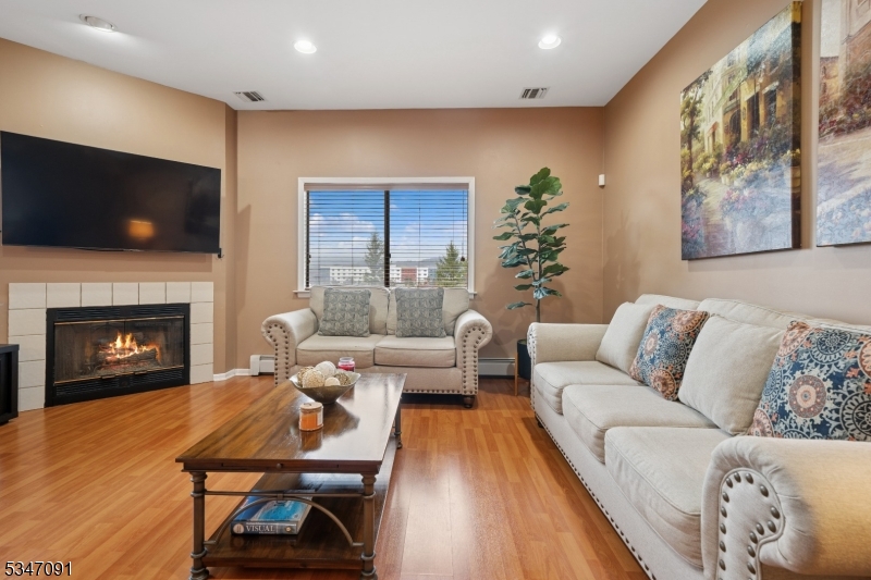 49 Hickory Hill Ct