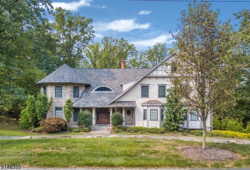 RIKER HILL - Residential