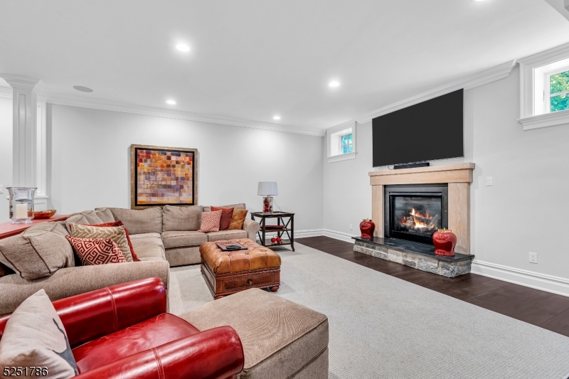 Rolling Hill - Residential