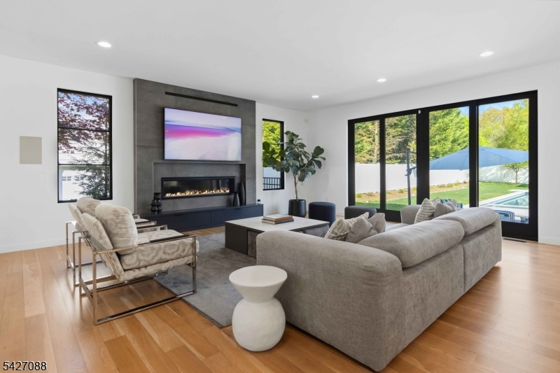 Rolling Hill - Residential