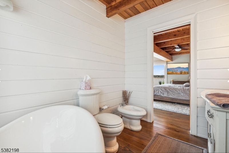 Toms River Township, New Jersey 08753, United States, 3 Bedrooms Bedrooms, ,3 BathroomsBathrooms,Residential,Active,201809