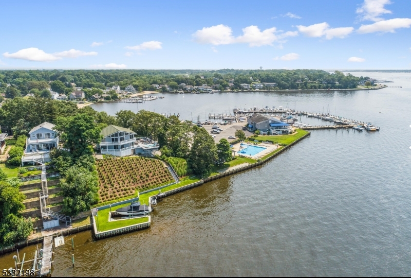 Toms River Township, New Jersey 08753, United States, 3 Bedrooms Bedrooms, ,3 BathroomsBathrooms,Residential,Active,201809