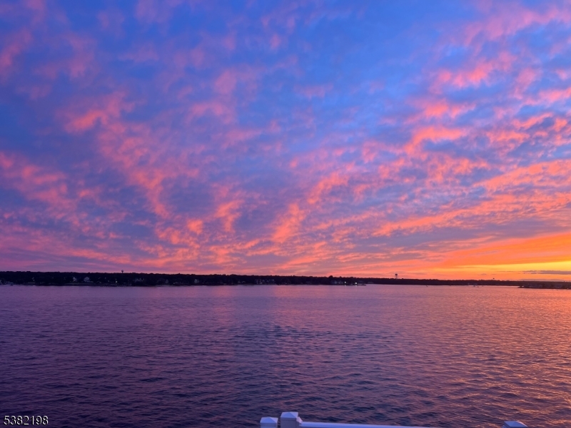 Toms River Township, New Jersey 08753, United States, 3 Bedrooms Bedrooms, ,3 BathroomsBathrooms,Residential,Active,201809