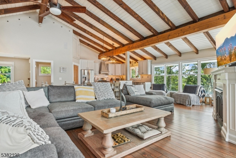 Toms River Township, New Jersey 08753, United States, 3 Bedrooms Bedrooms, ,3 BathroomsBathrooms,Residential,Active,201809