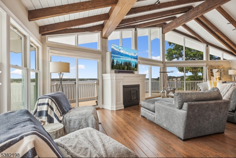 Toms River Township, New Jersey 08753, United States, 3 Bedrooms Bedrooms, ,3 BathroomsBathrooms,Residential,Active,201809