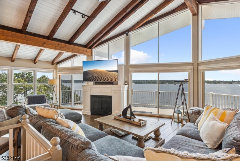 Toms River Township, New Jersey 08753, United States, 3 Bedrooms Bedrooms, ,3 BathroomsBathrooms,Residential,Active,201809