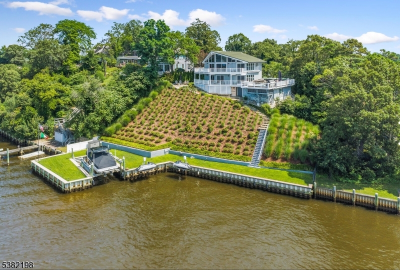 Toms River Township, New Jersey 08753, United States, 3 Bedrooms Bedrooms, ,3 BathroomsBathrooms,Residential,Active,201809