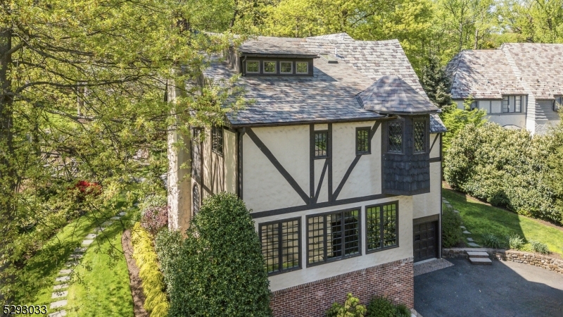 OLD SHORT HILLS - Residential